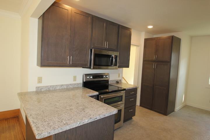 Waterloo, Iowa 50701, United States, 3 Bedrooms Bedrooms, ,1 BathroomBathrooms,Residential,Active,114184