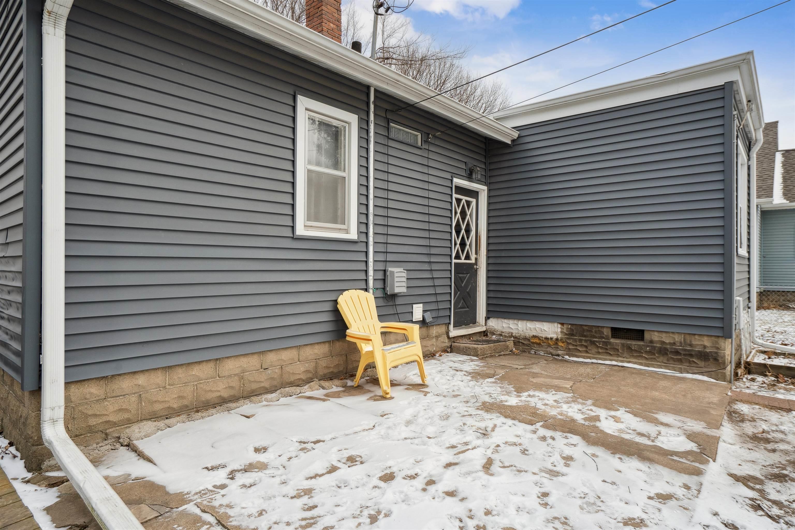 Waterloo, Iowa 50701, United States, 2 Bedrooms Bedrooms, ,1 BathroomBathrooms,Residential,Pending,76953