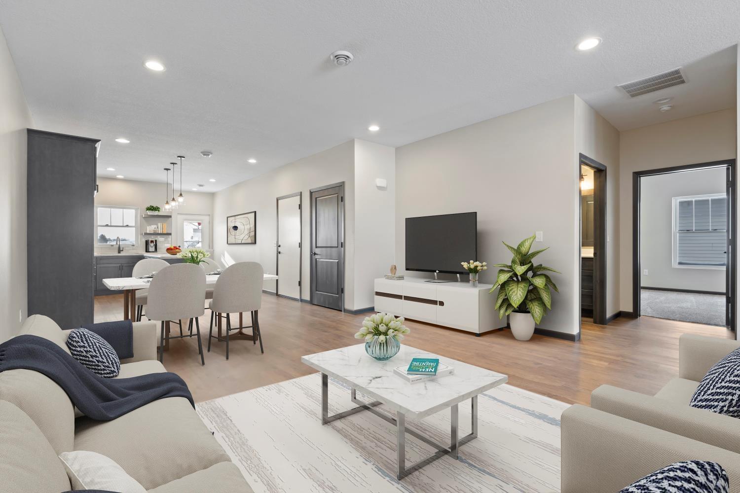 Independence, Iowa 50644, United States, 2 Bedrooms Bedrooms, ,2 BathroomsBathrooms,Residential,Active,66447