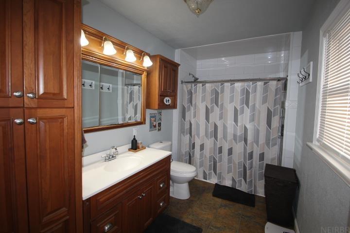 Oelwein, Iowa 50662, United States, 3 Bedrooms Bedrooms, ,2 BathroomsBathrooms,Residential,Pending,86008