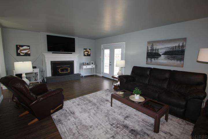 Oelwein, Iowa 50662, United States, 3 Bedrooms Bedrooms, ,2 BathroomsBathrooms,Residential,Pending,86008