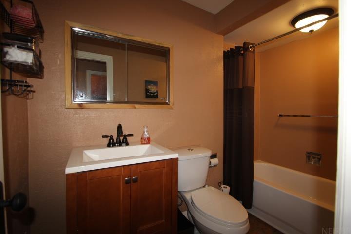 Oelwein, Iowa 50662, United States, 3 Bedrooms Bedrooms, ,2 BathroomsBathrooms,Residential,Pending,86008