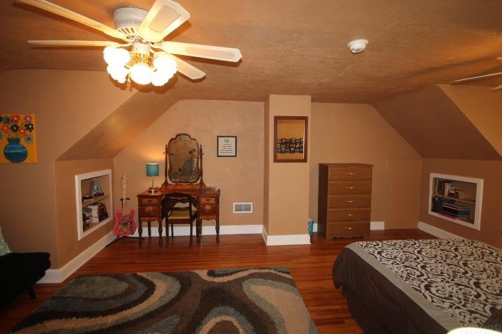 Oelwein, Iowa 50662, United States, 3 Bedrooms Bedrooms, ,2 BathroomsBathrooms,Residential,Pending,86008