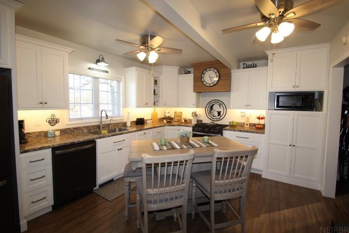 Oelwein, Iowa 50662, United States, 3 Bedrooms Bedrooms, ,2 BathroomsBathrooms,Residential,Pending,86008