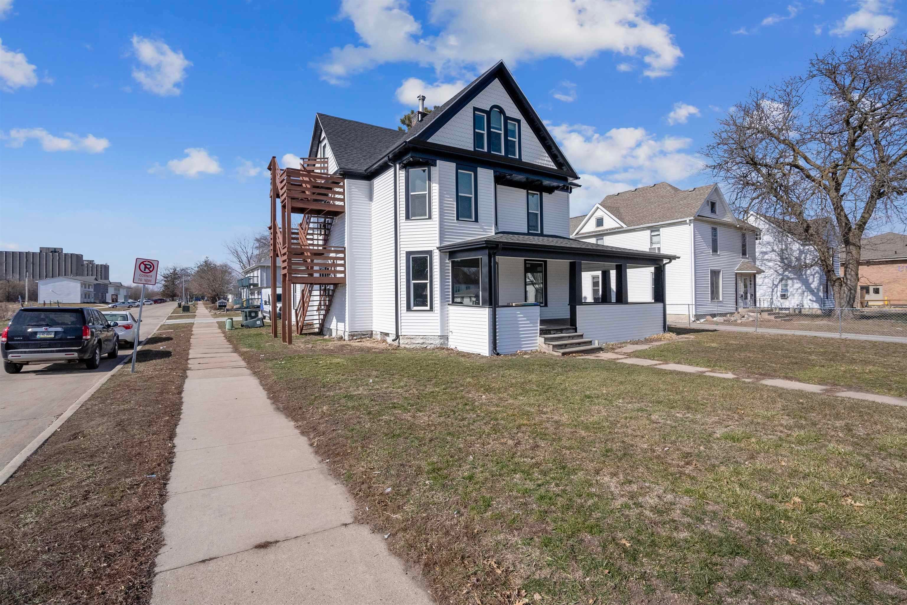 Photo 1 of 25 — 2007 College Street, Cedar Falls, IA 50613