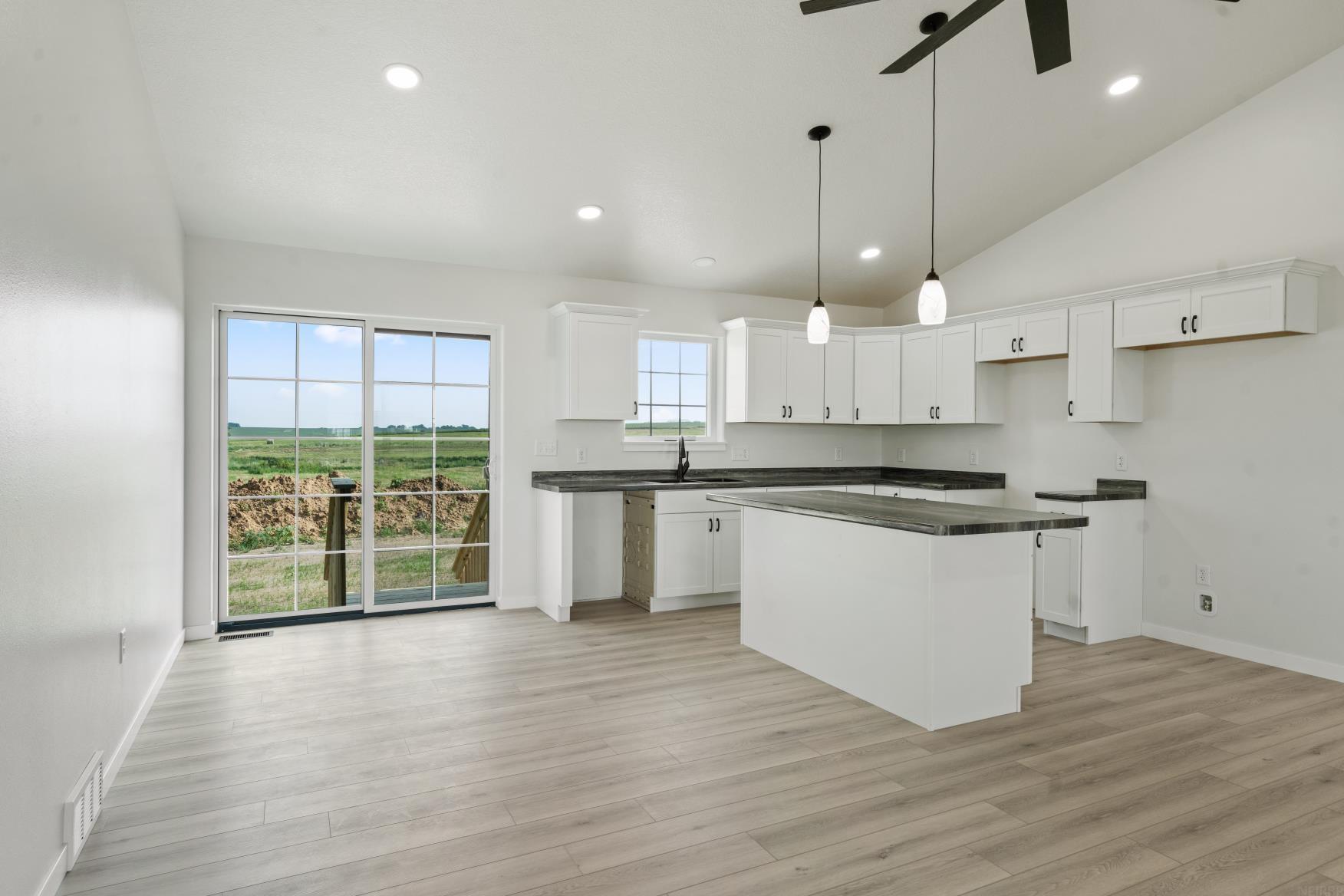 Quasqueton, Iowa 52326, United States, 3 Bedrooms Bedrooms, ,2 BathroomsBathrooms,Residential,Active,157951