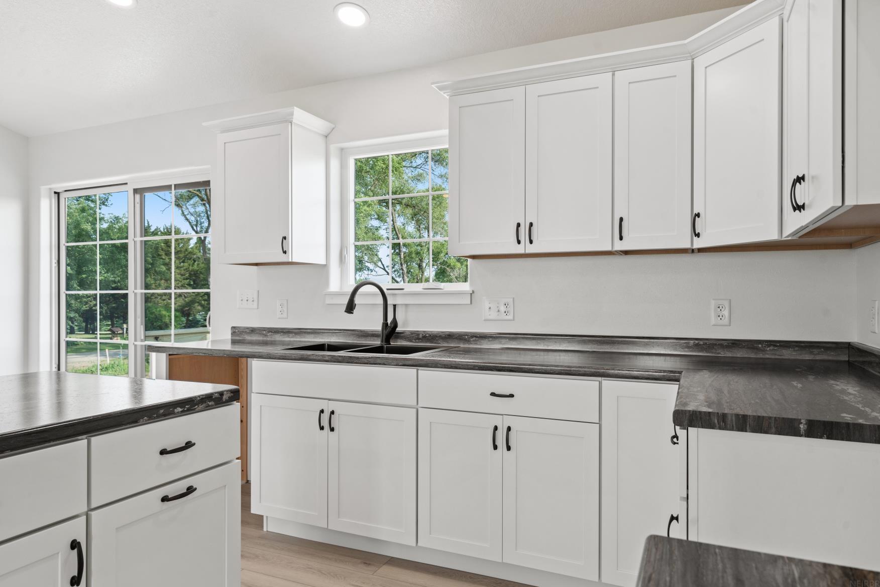 Quasqueton, Iowa 52326, United States, 3 Bedrooms Bedrooms, ,2 BathroomsBathrooms,Residential,Active,157951