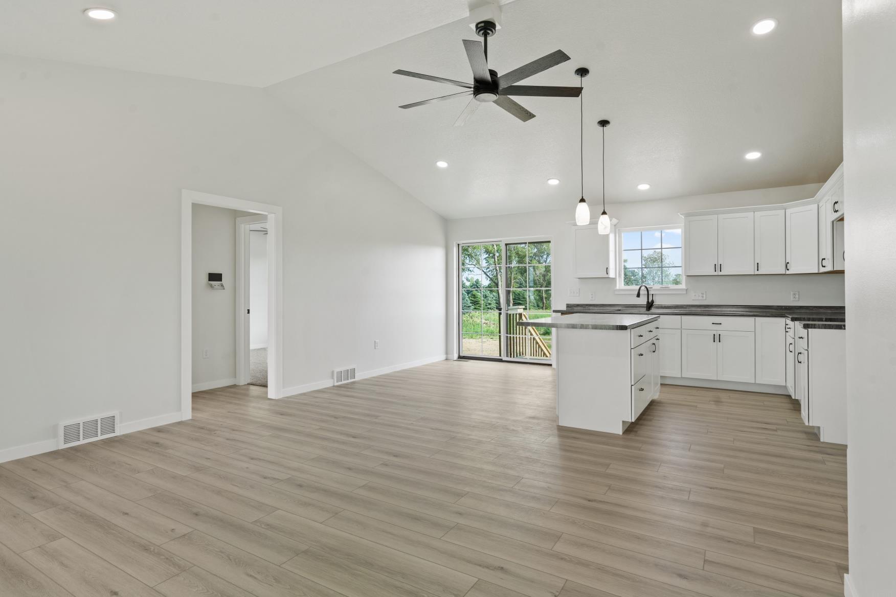 Quasqueton, Iowa 52326, United States, 3 Bedrooms Bedrooms, ,2 BathroomsBathrooms,Residential,Active,157951