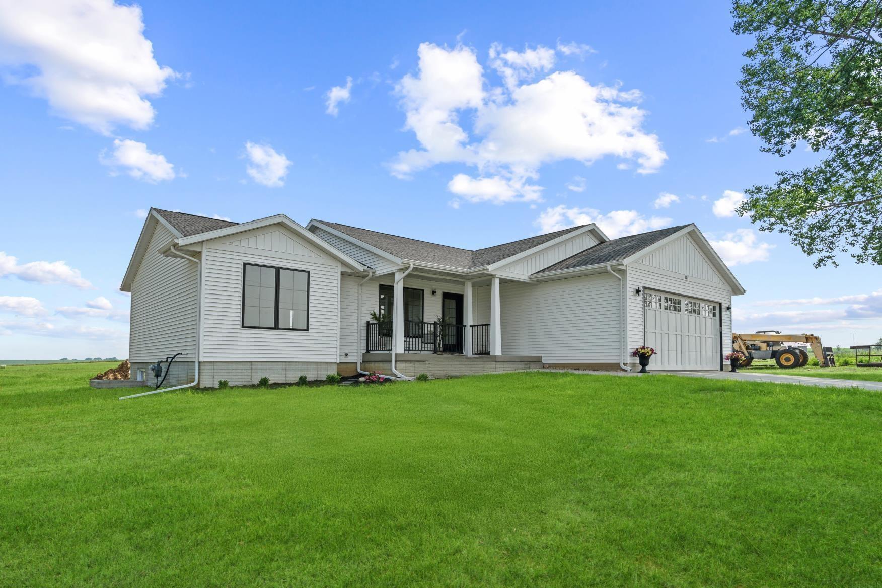 Quasqueton, Iowa 52326, United States, 3 Bedrooms Bedrooms, ,2 BathroomsBathrooms,Residential,Active,157951