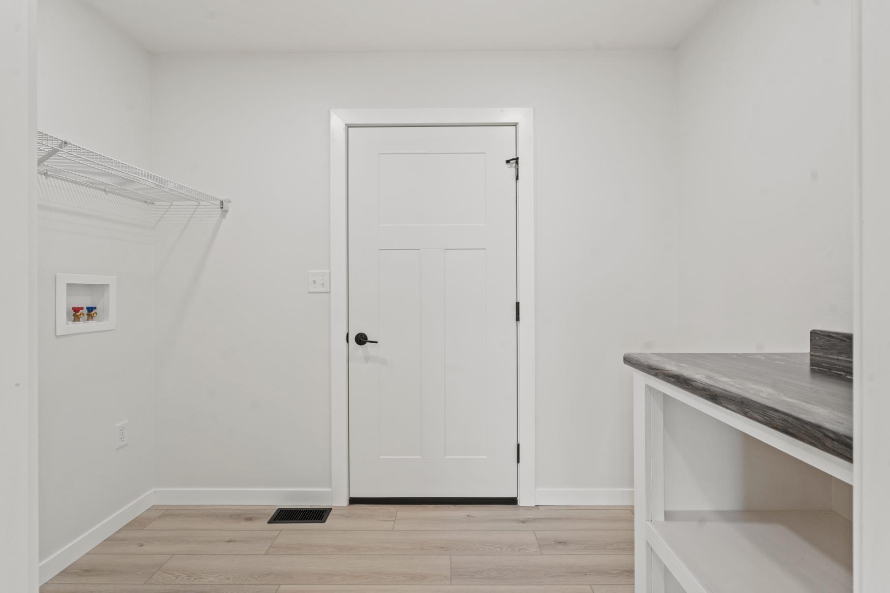 Quasqueton, Iowa 52326, United States, 3 Bedrooms Bedrooms, ,2 BathroomsBathrooms,Residential,Active,157951