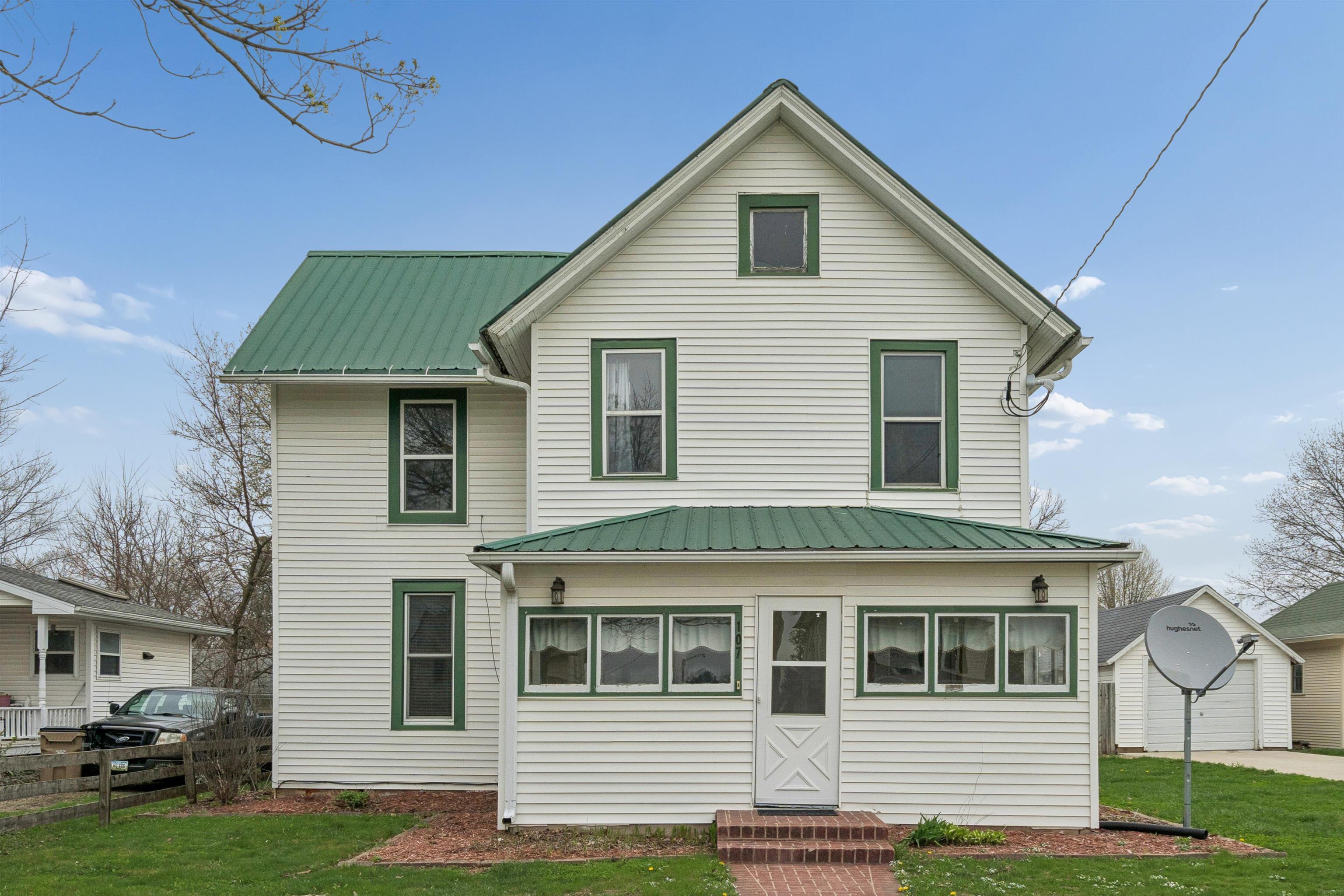 Photo 1 of 26 — 107 W Elm Street, Strawberry Point, IA 52076