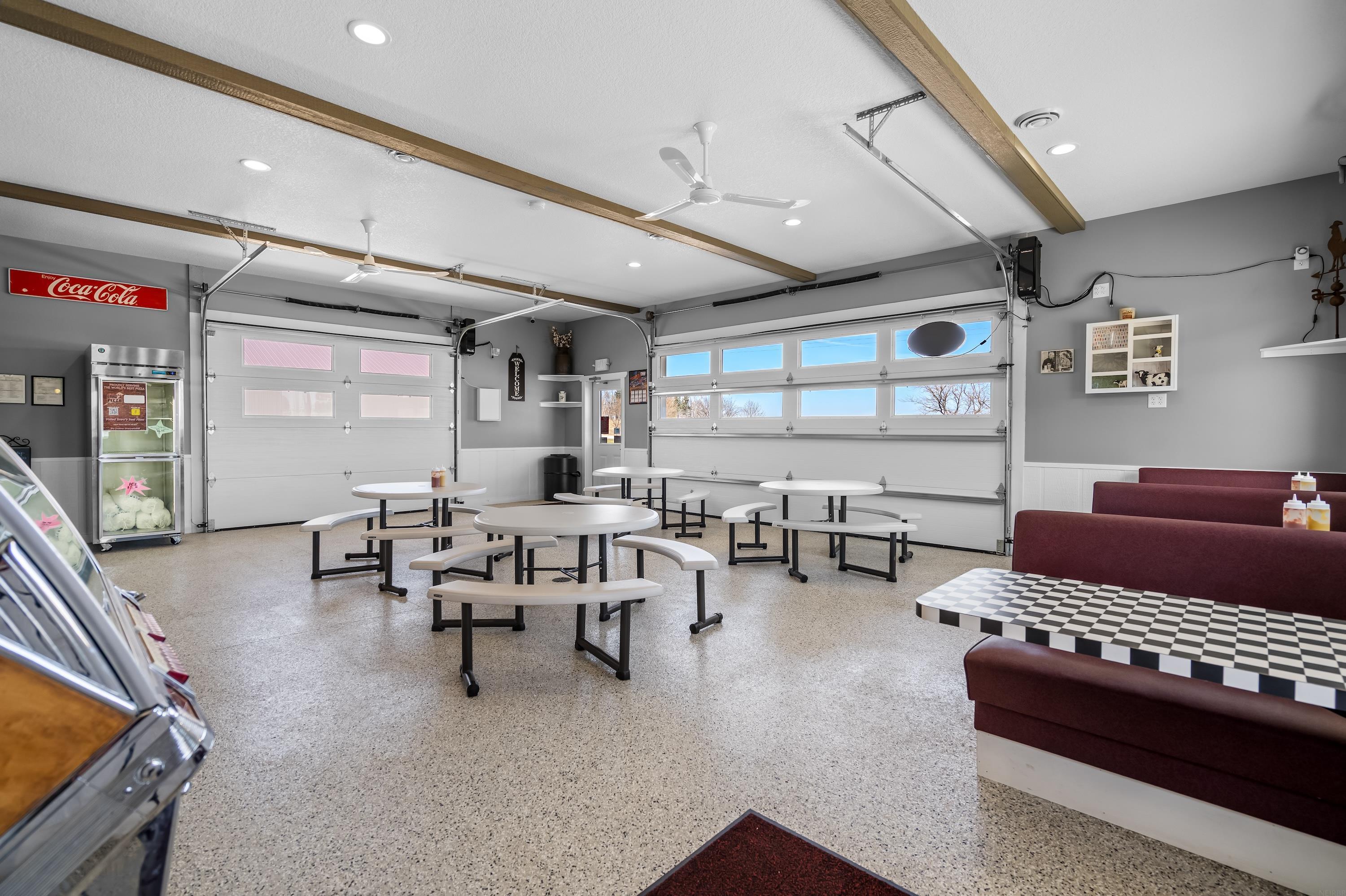 Grundy Center, Iowa 50638, United States, ,Commercial,Active,215944