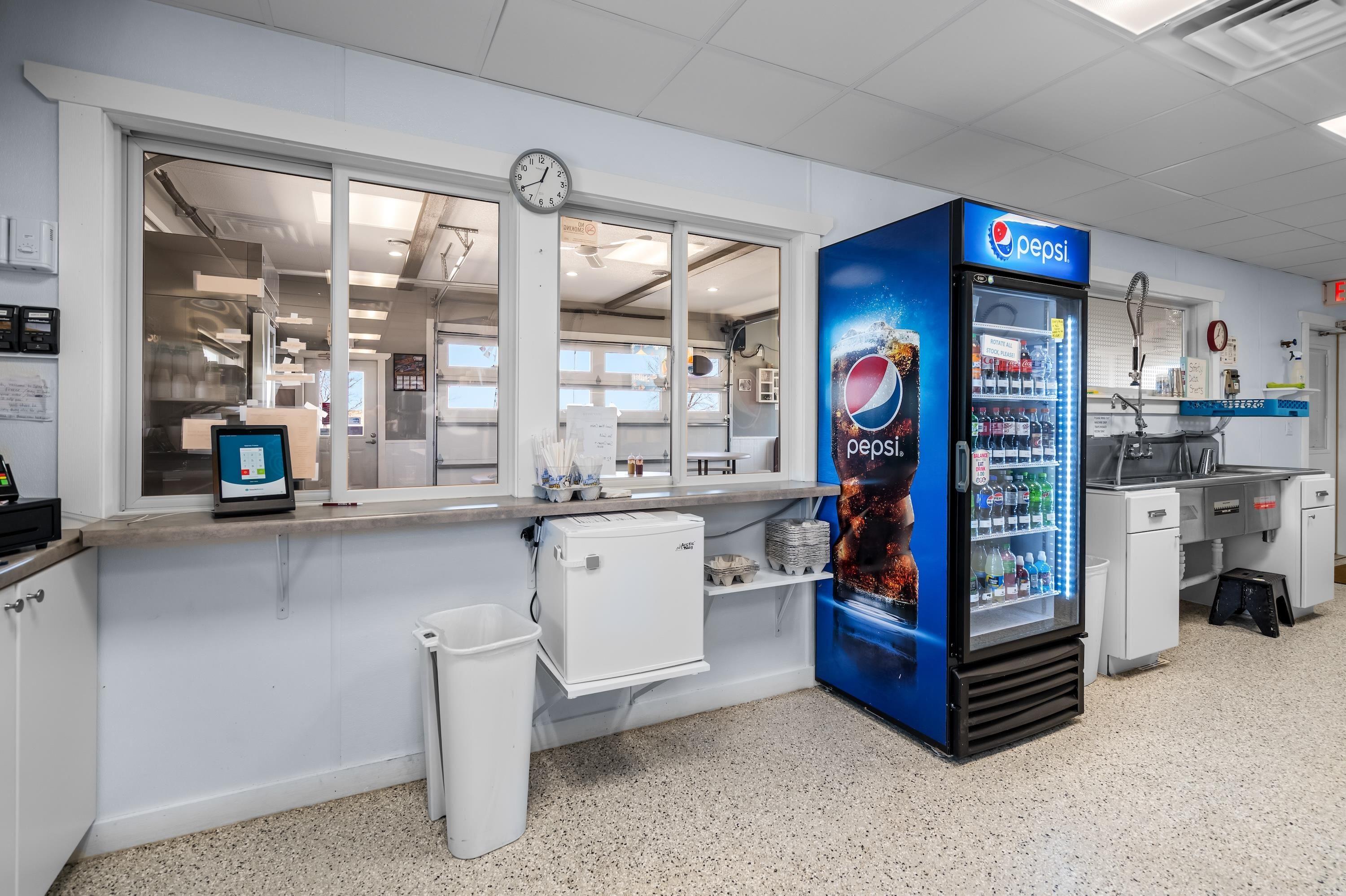 Grundy Center, Iowa 50638, United States, ,Commercial,Active,215944