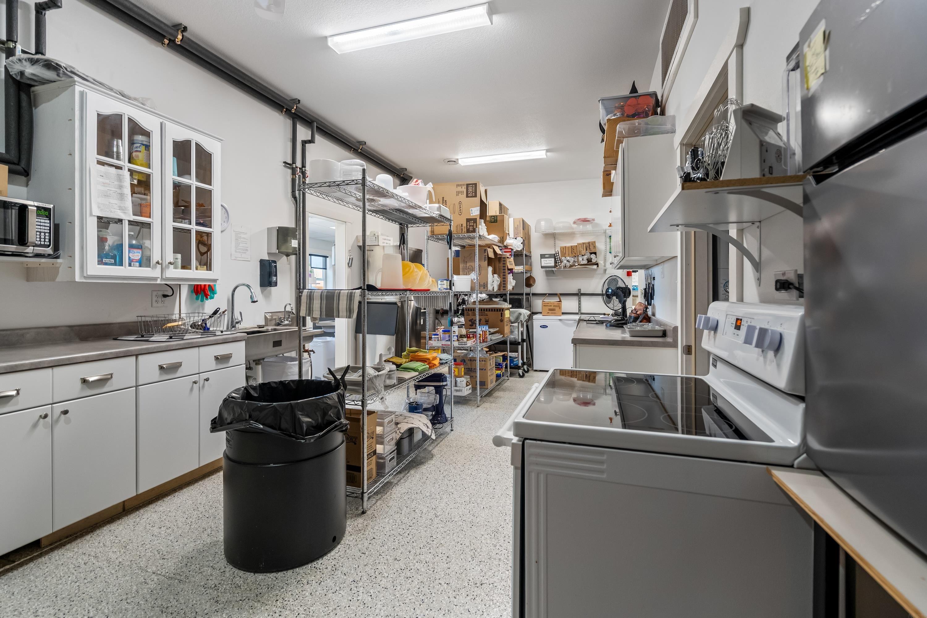 Grundy Center, Iowa 50638, United States, ,Commercial,Active,215944