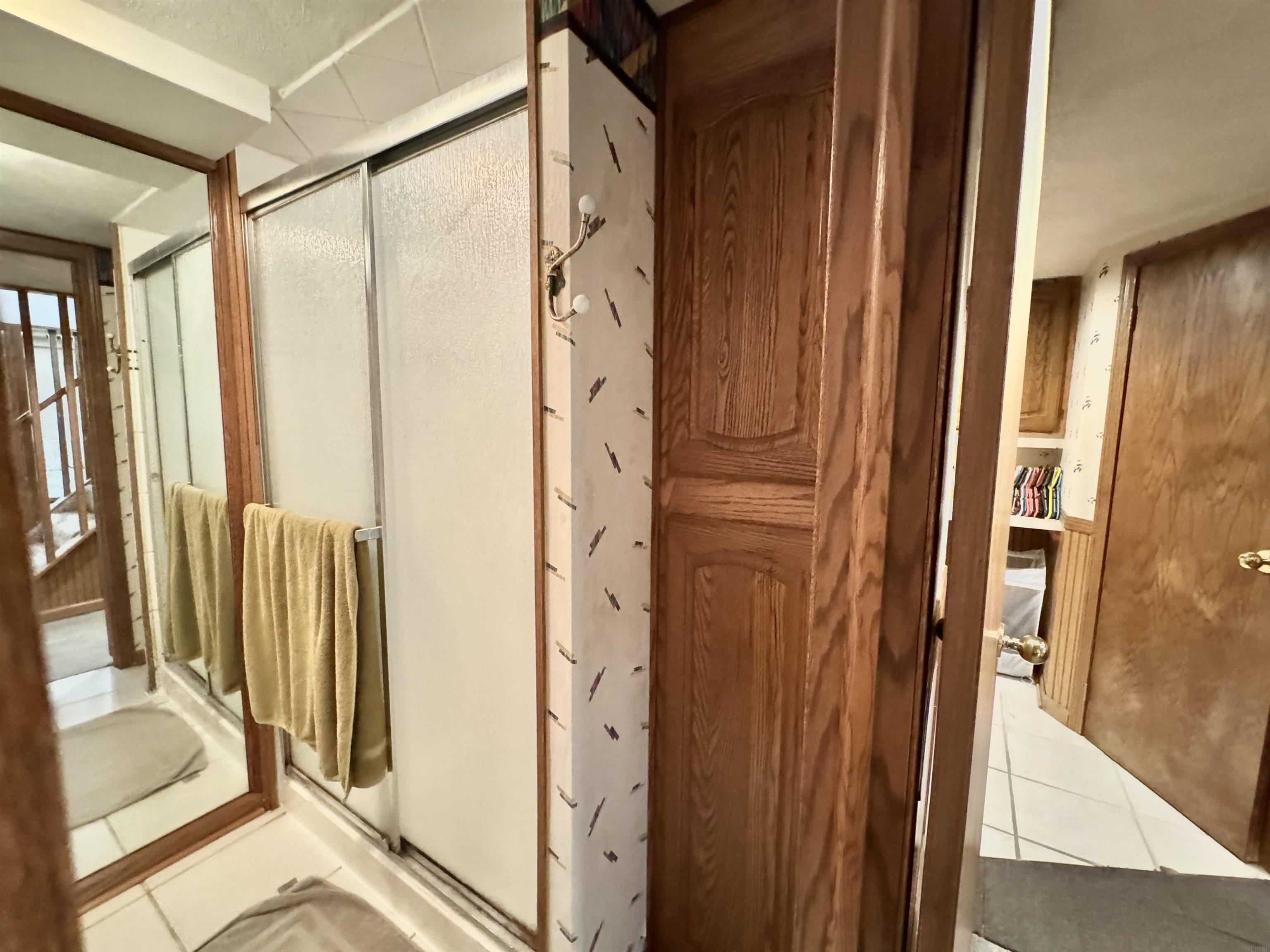 Waterloo, Iowa 50701, United States, 4 Bedrooms Bedrooms, ,3 BathroomsBathrooms,Residential,Active,11418