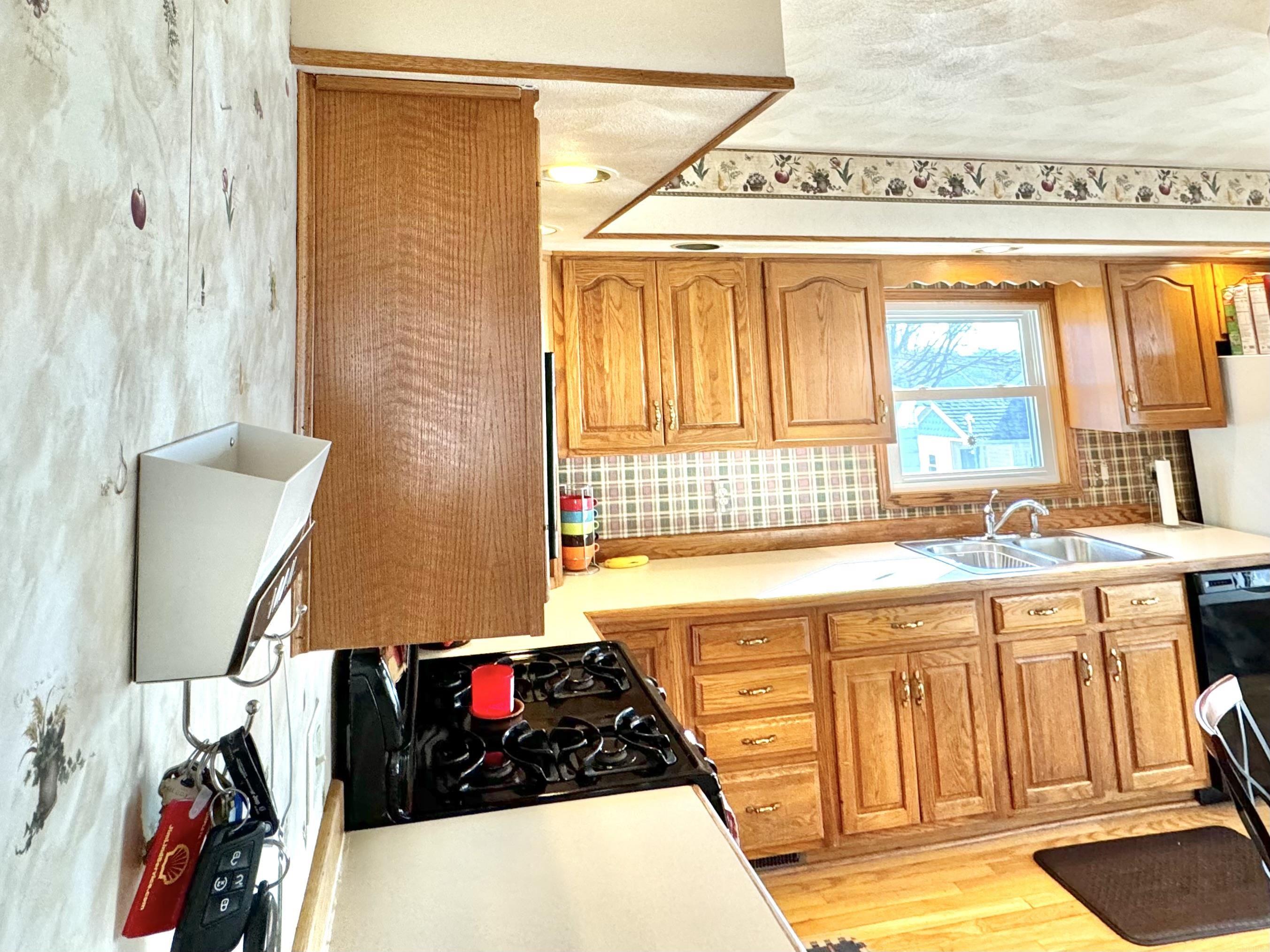 Waterloo, Iowa 50701, United States, 4 Bedrooms Bedrooms, ,3 BathroomsBathrooms,Residential,Active,11418