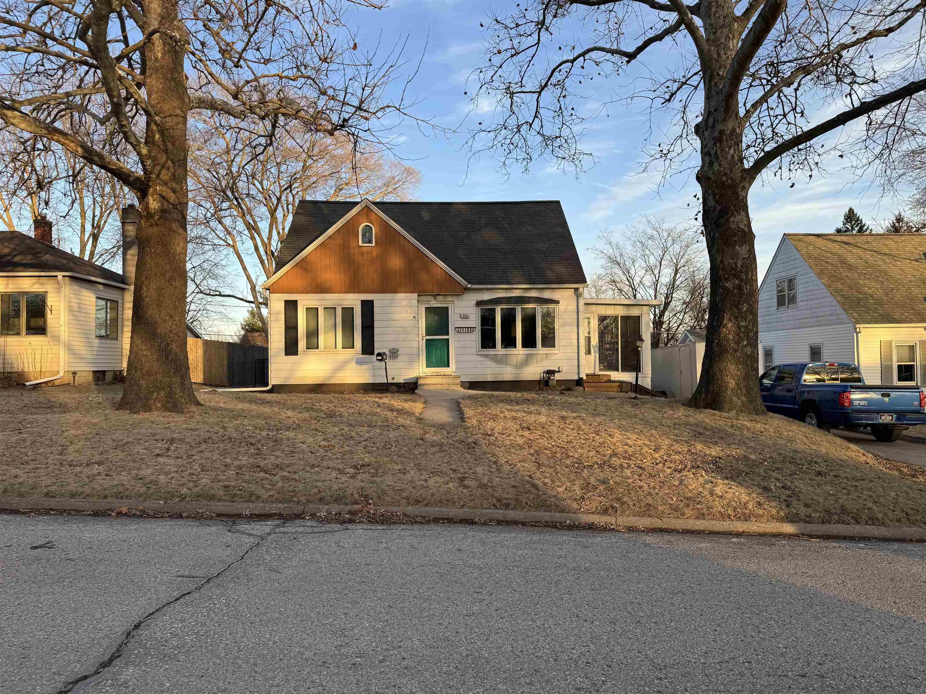 Waterloo, Iowa 50701, United States, 4 Bedrooms Bedrooms, ,3 BathroomsBathrooms,Residential,Active,11418