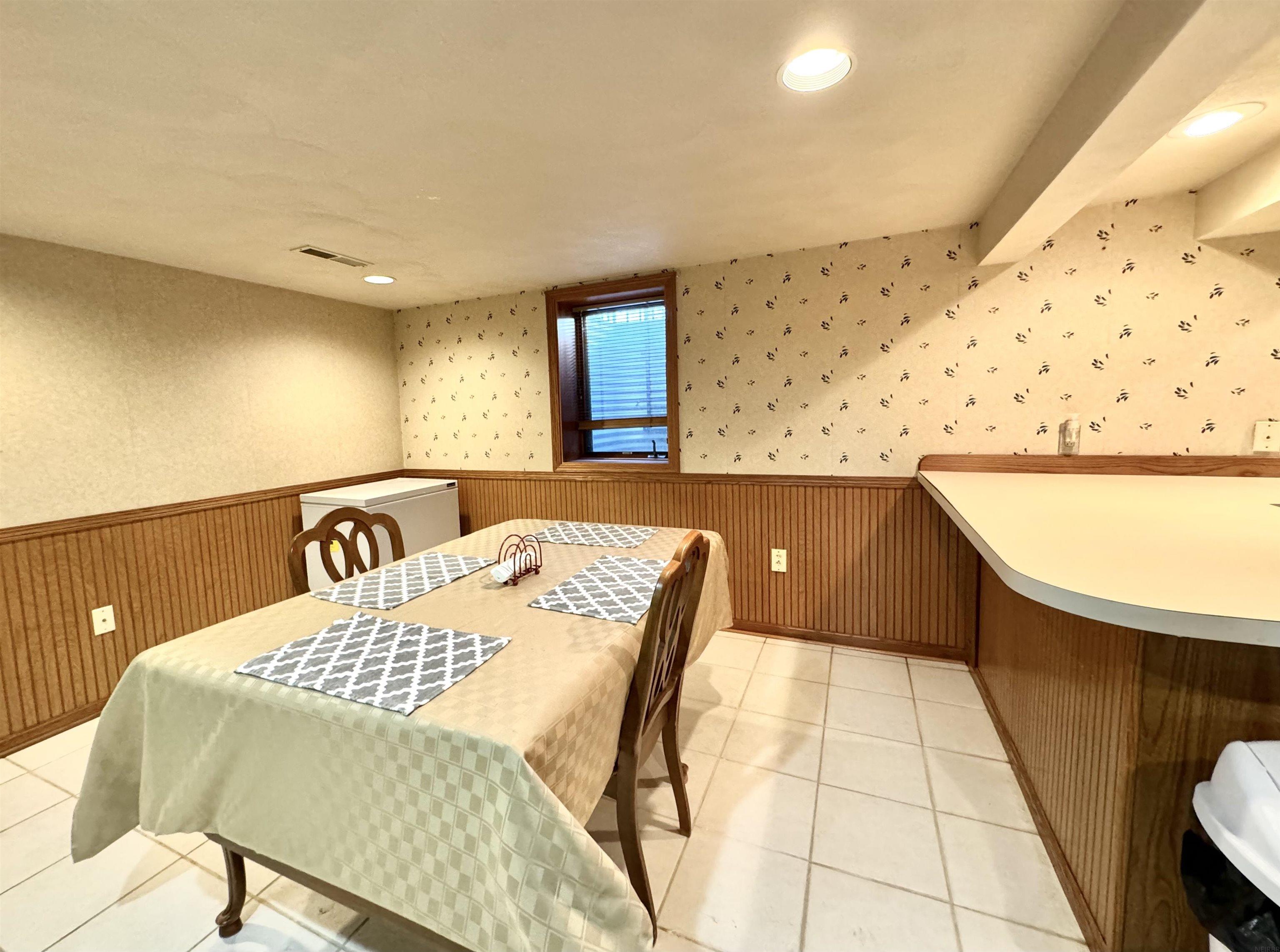 Waterloo, Iowa 50701, United States, 4 Bedrooms Bedrooms, ,3 BathroomsBathrooms,Residential,Active,11418