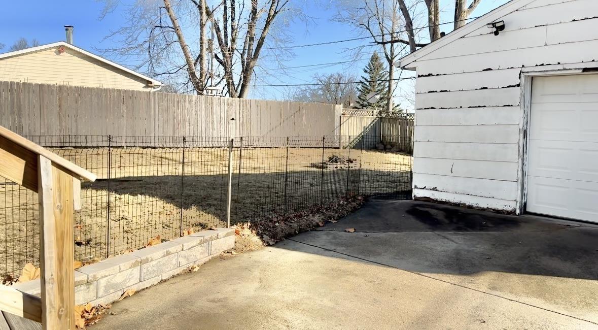 Waterloo, Iowa 50701, United States, 4 Bedrooms Bedrooms, ,3 BathroomsBathrooms,Residential,Active,11418