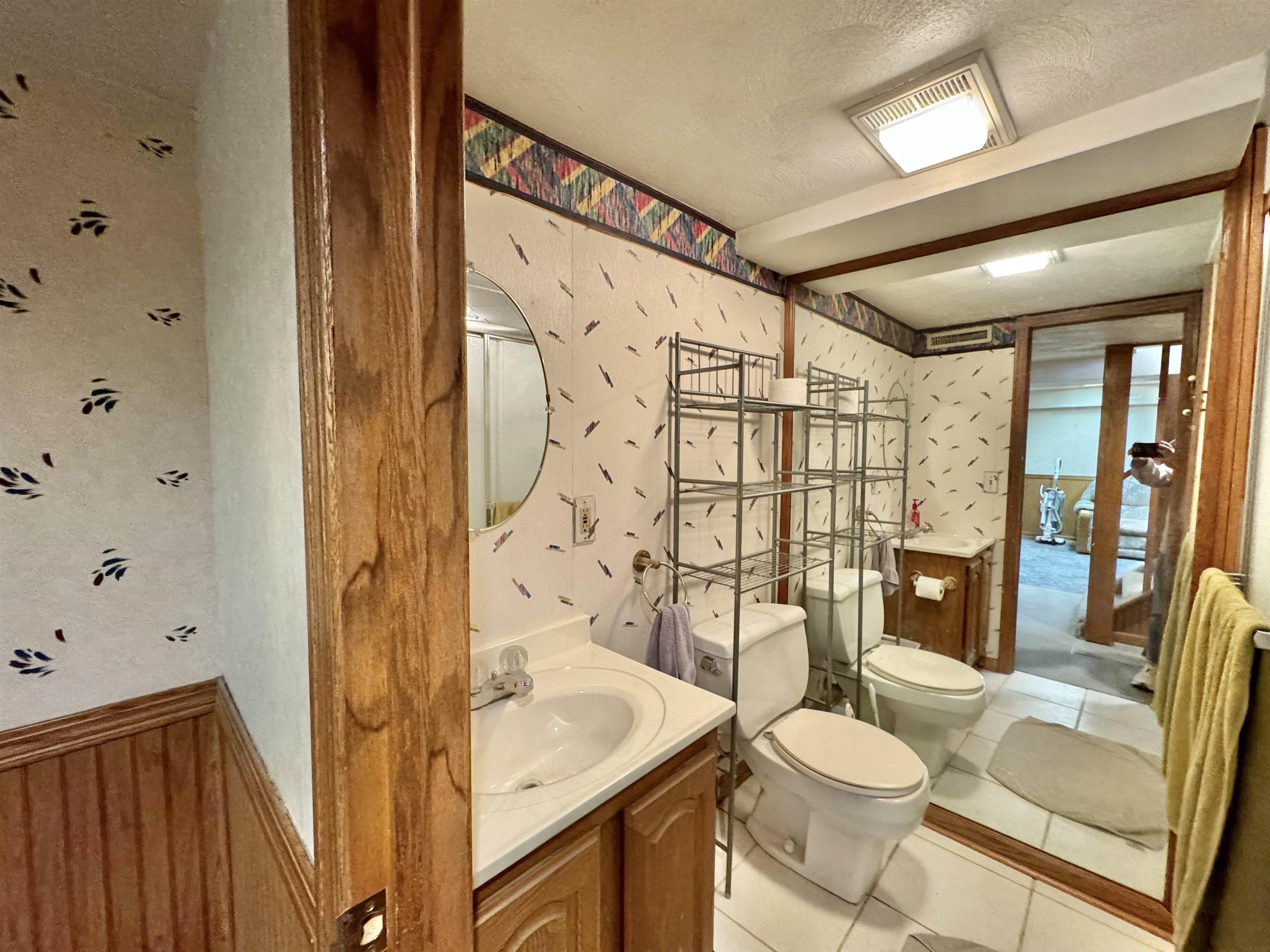 Waterloo, Iowa 50701, United States, 4 Bedrooms Bedrooms, ,3 BathroomsBathrooms,Residential,Active,11418