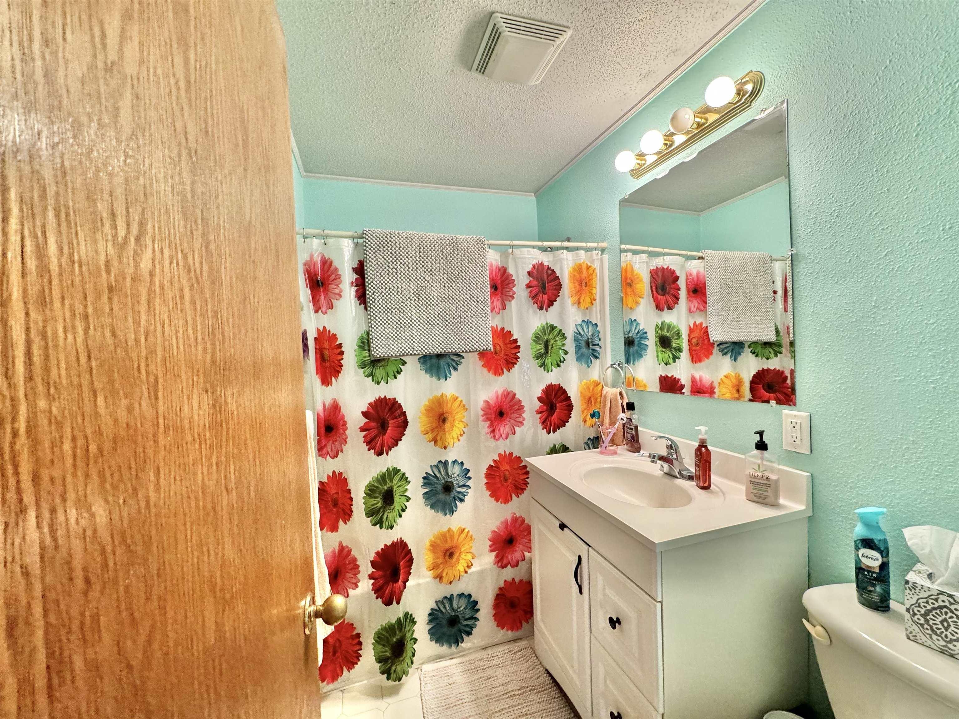 Waterloo, Iowa 50701, United States, 4 Bedrooms Bedrooms, ,3 BathroomsBathrooms,Residential,Active,11418