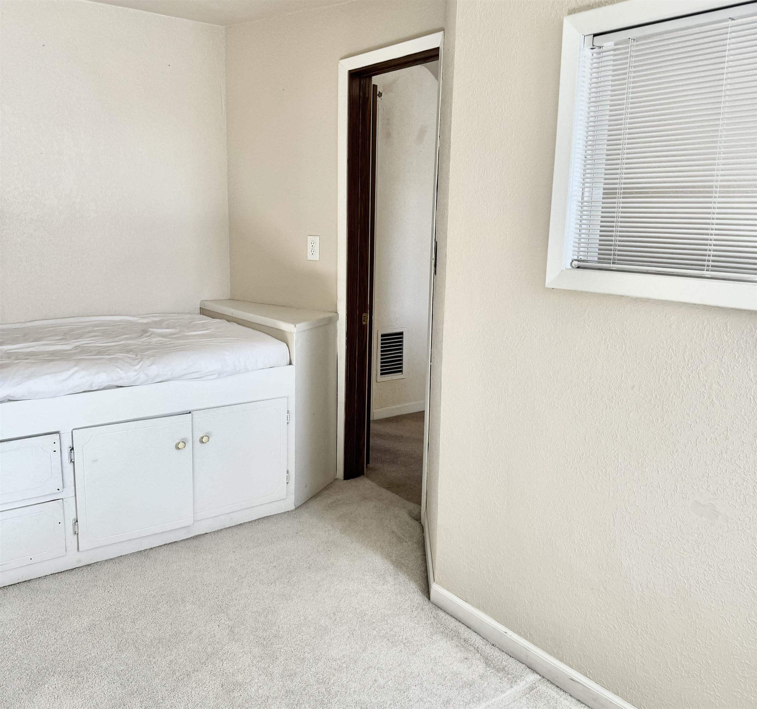 Waterloo, Iowa 50701, United States, 4 Bedrooms Bedrooms, ,3 BathroomsBathrooms,Residential,Active,11418