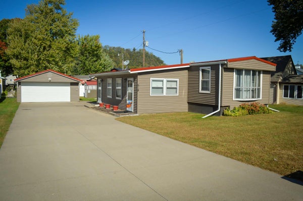 618 N SUNSET VIEW ST, HARPERS FERRY, IA 52146 - Image 7463cd32b533647b2fc43ebac0bcbc19/2264190184