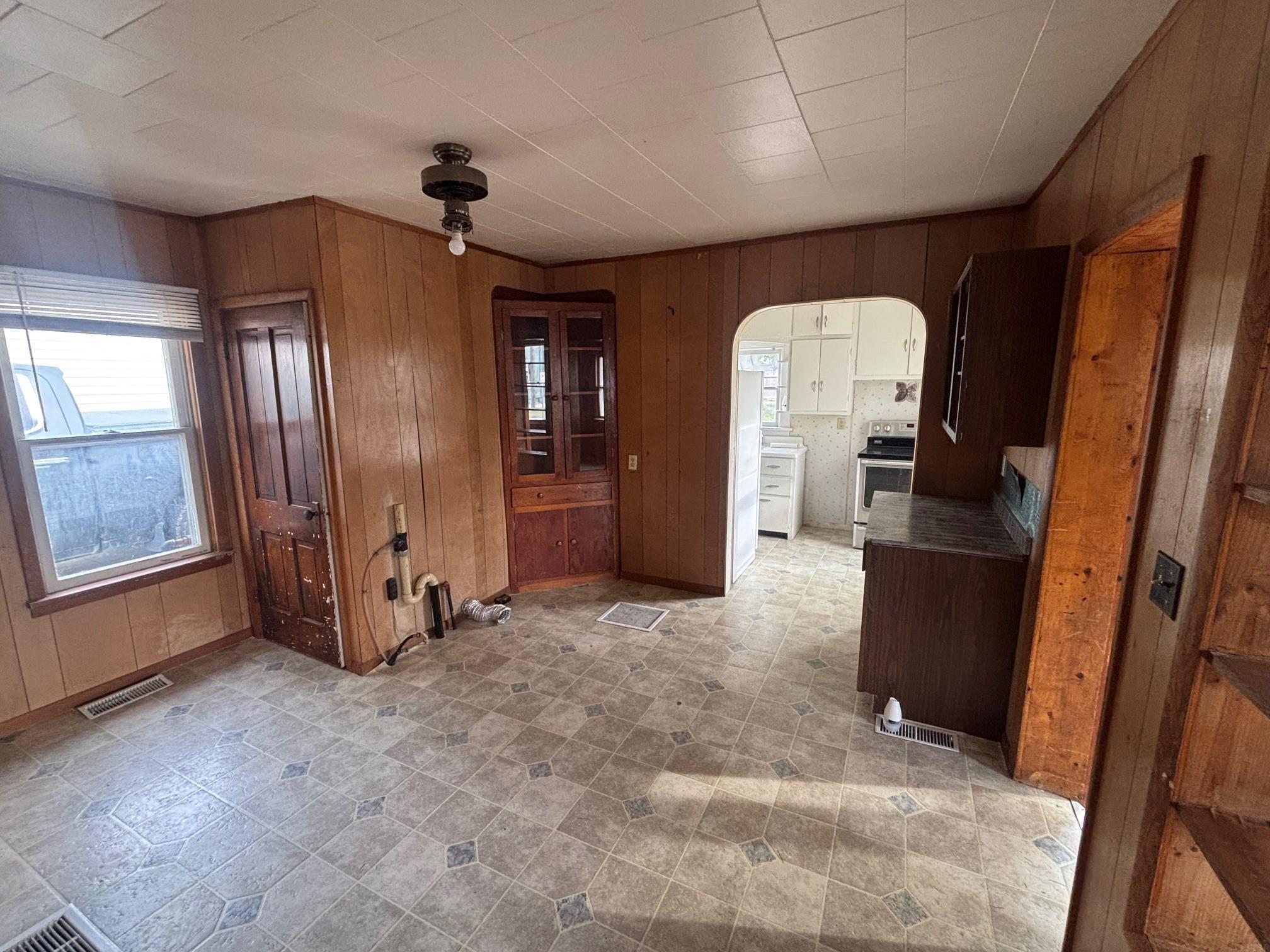 Independence, Iowa 50644, United States, 3 Bedrooms Bedrooms, ,1 BathroomBathrooms,Residential,Active,215781