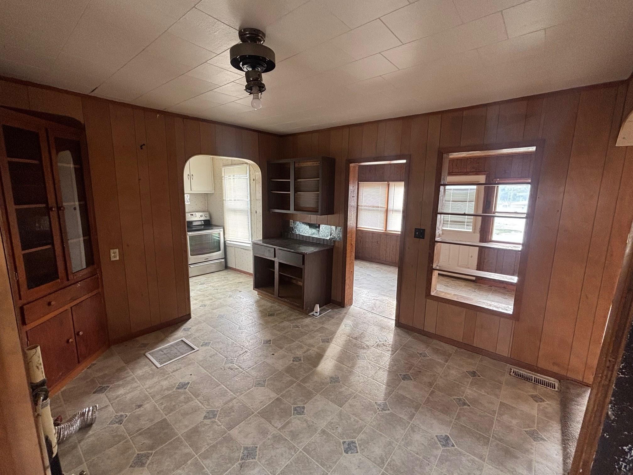 Independence, Iowa 50644, United States, 3 Bedrooms Bedrooms, ,1 BathroomBathrooms,Residential,Active,215781