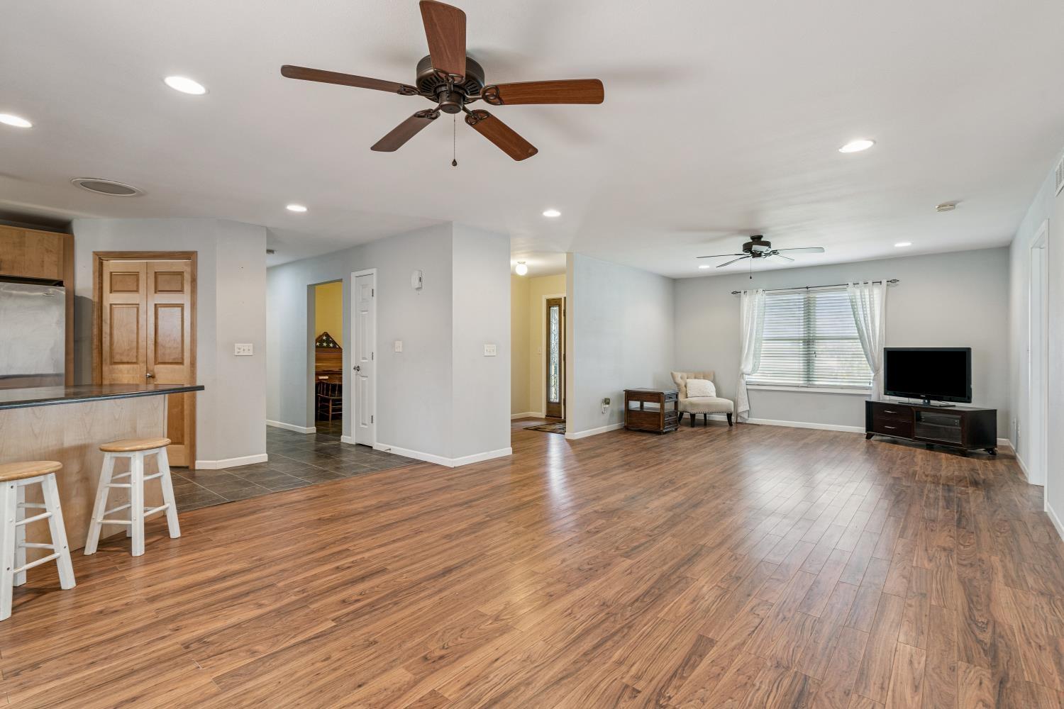 Oelwein, Iowa 50662, United States, 2 Bedrooms Bedrooms, ,2 BathroomsBathrooms,Residential,Active,238446