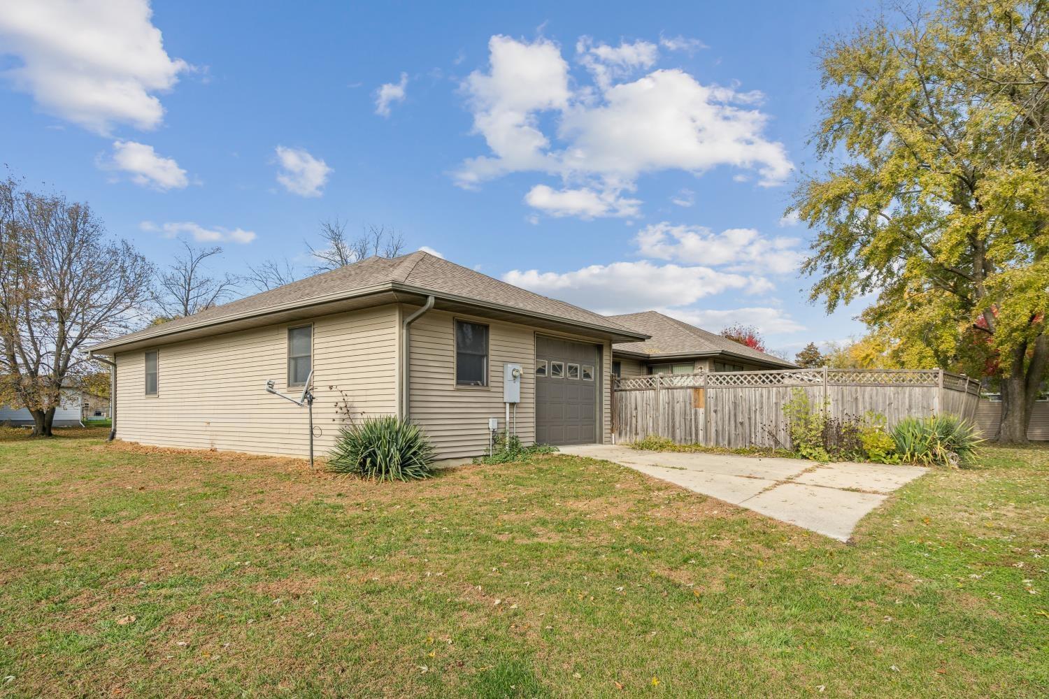 Oelwein, Iowa 50662, United States, 2 Bedrooms Bedrooms, ,2 BathroomsBathrooms,Residential,Active,238446