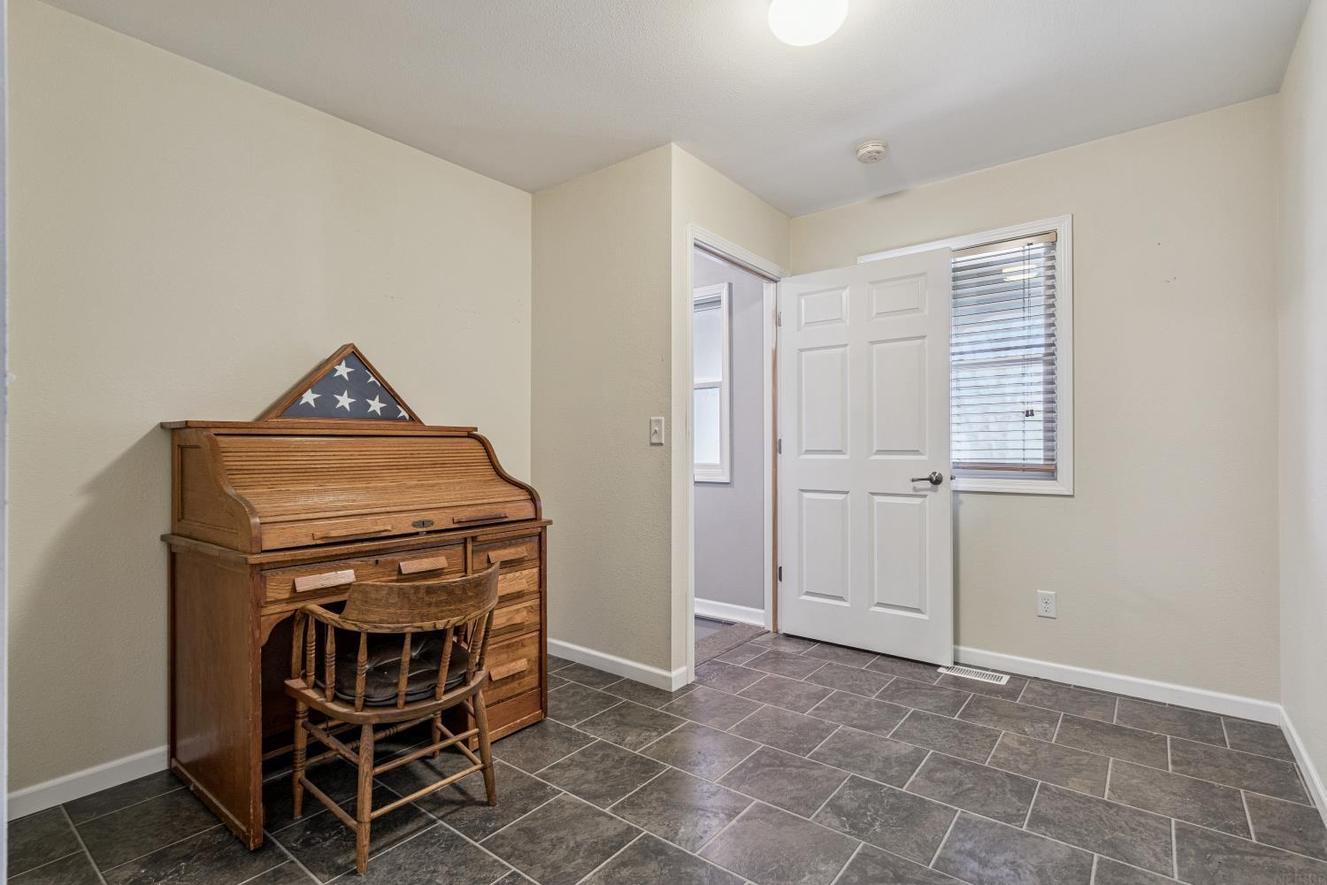 Oelwein, Iowa 50662, United States, 2 Bedrooms Bedrooms, ,2 BathroomsBathrooms,Residential,Active,238446