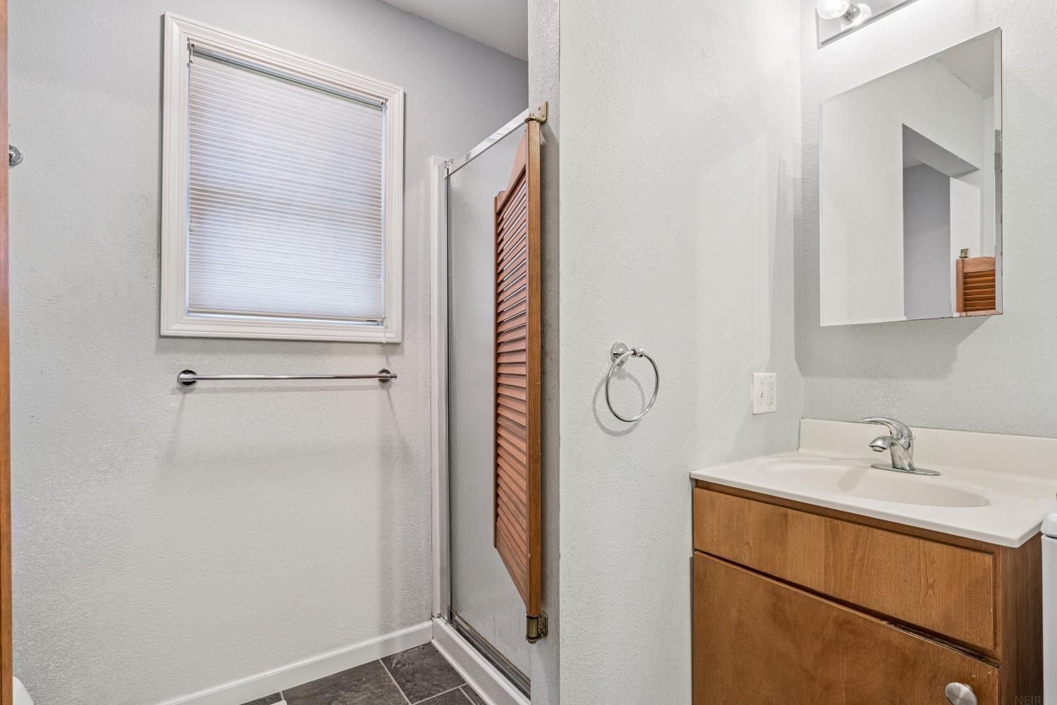 Oelwein, Iowa 50662, United States, 2 Bedrooms Bedrooms, ,2 BathroomsBathrooms,Residential,Active,238446