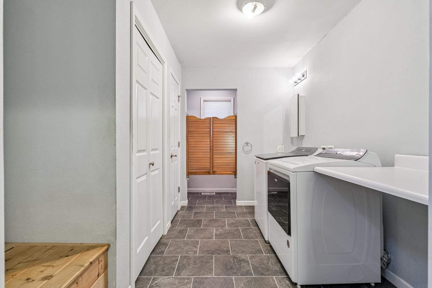 Oelwein, Iowa 50662, United States, 2 Bedrooms Bedrooms, ,2 BathroomsBathrooms,Residential,Active,238446