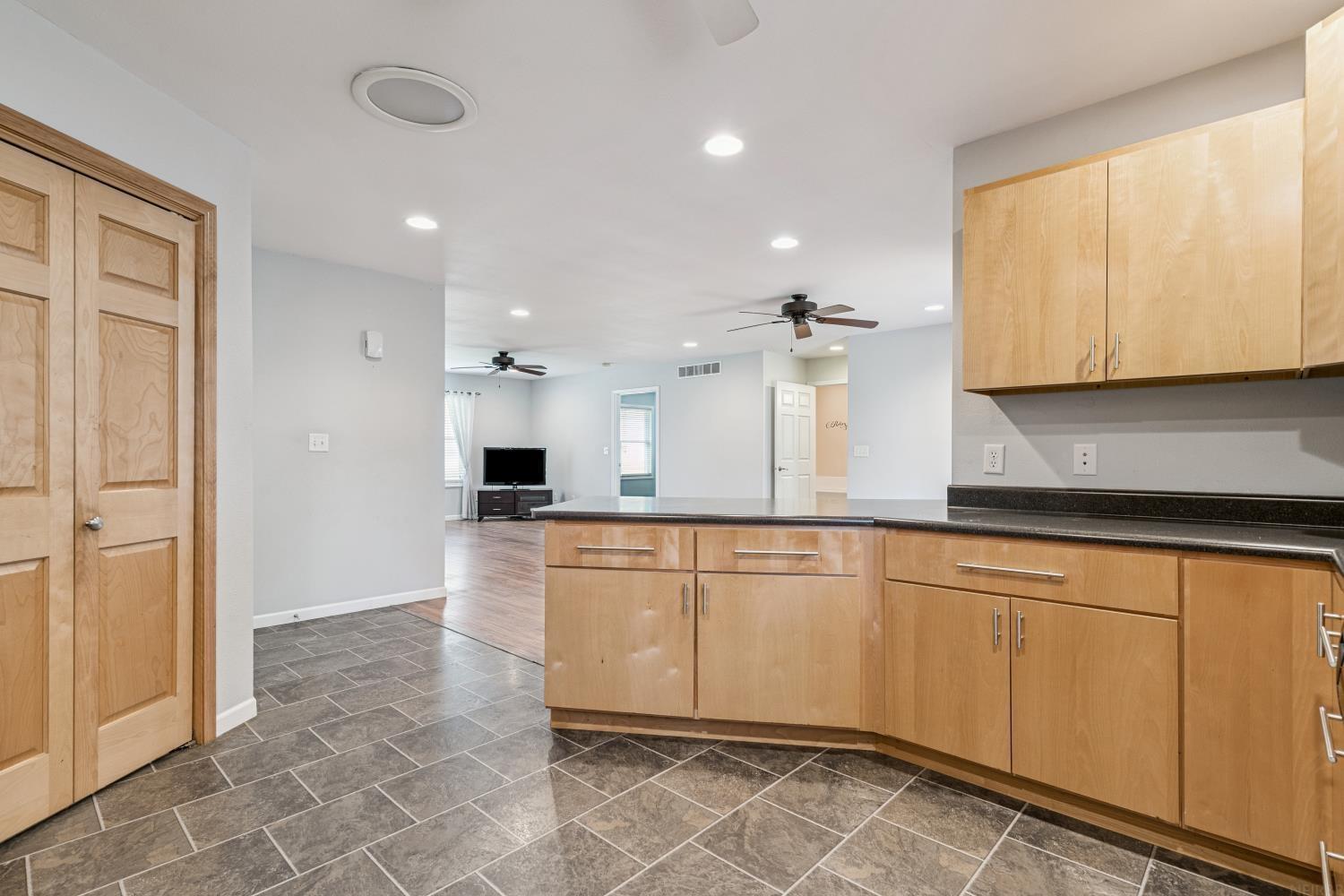 Oelwein, Iowa 50662, United States, 2 Bedrooms Bedrooms, ,2 BathroomsBathrooms,Residential,Active,238446