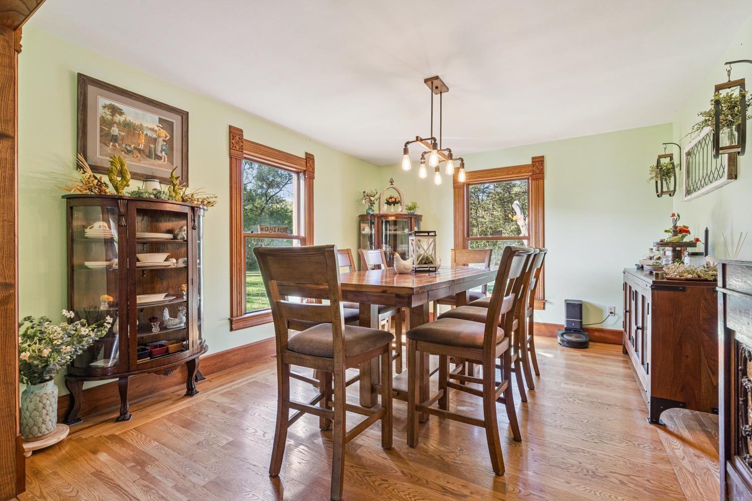 Rowley, Iowa 52329, United States, 3 Bedrooms Bedrooms, ,4 BathroomsBathrooms,Residential,Active,230689