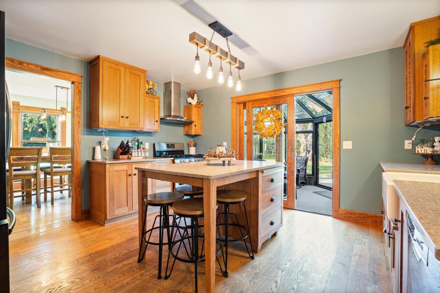 Rowley, Iowa 52329, United States, 3 Bedrooms Bedrooms, ,4 BathroomsBathrooms,Residential,Active,230689