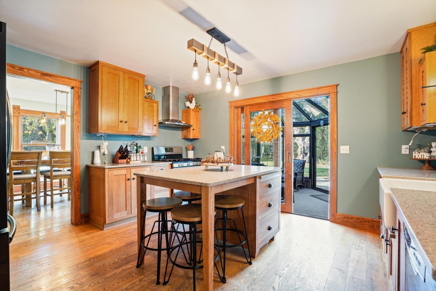 Rowley, Iowa 52329, United States, 3 Bedrooms Bedrooms, ,4 BathroomsBathrooms,Residential,Active,230689