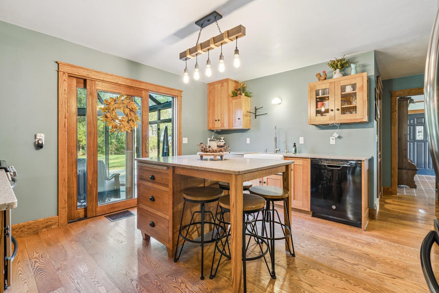 Rowley, Iowa 52329, United States, 3 Bedrooms Bedrooms, ,4 BathroomsBathrooms,Residential,Active,230689