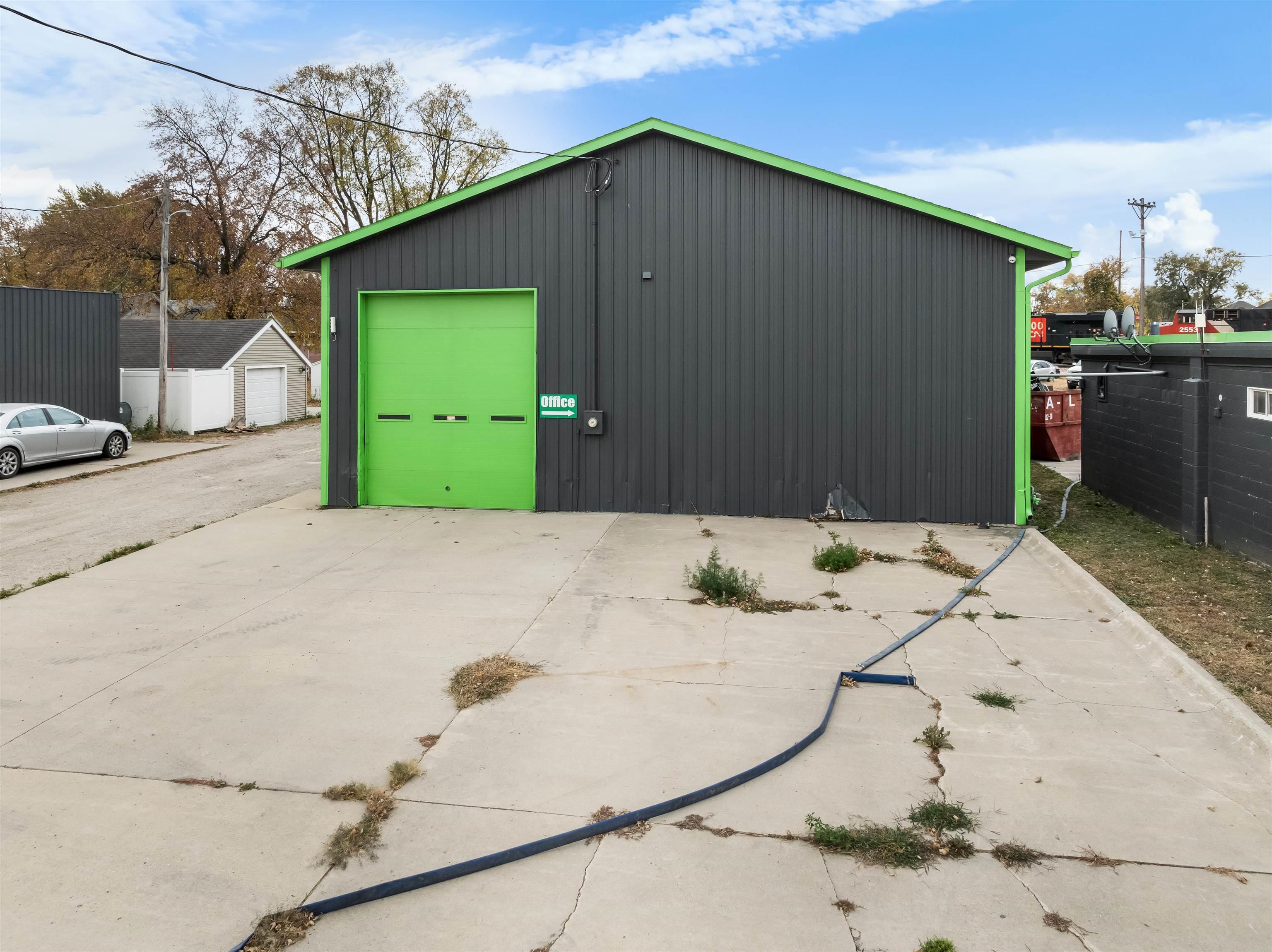 Waterloo, Iowa 50703, United States, ,Commercial,Pending,83429