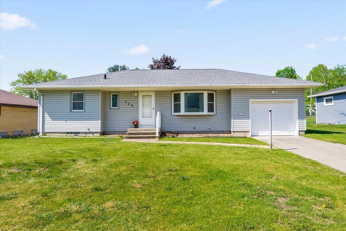 Waterloo, Iowa 50702, United States, 3 Bedrooms Bedrooms, ,1 BathroomBathrooms,Residential,Pending,128979