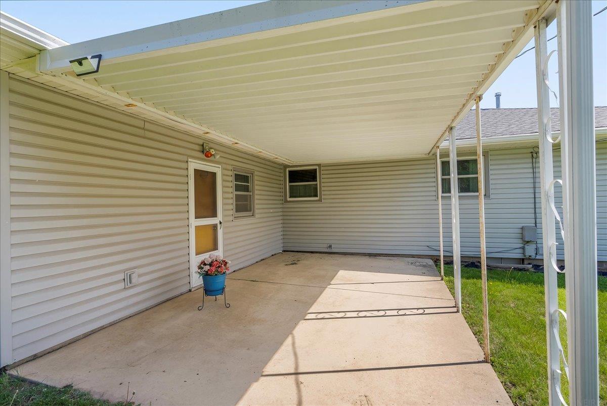 Waterloo, Iowa 50702, United States, 3 Bedrooms Bedrooms, ,1 BathroomBathrooms,Residential,Pending,128979