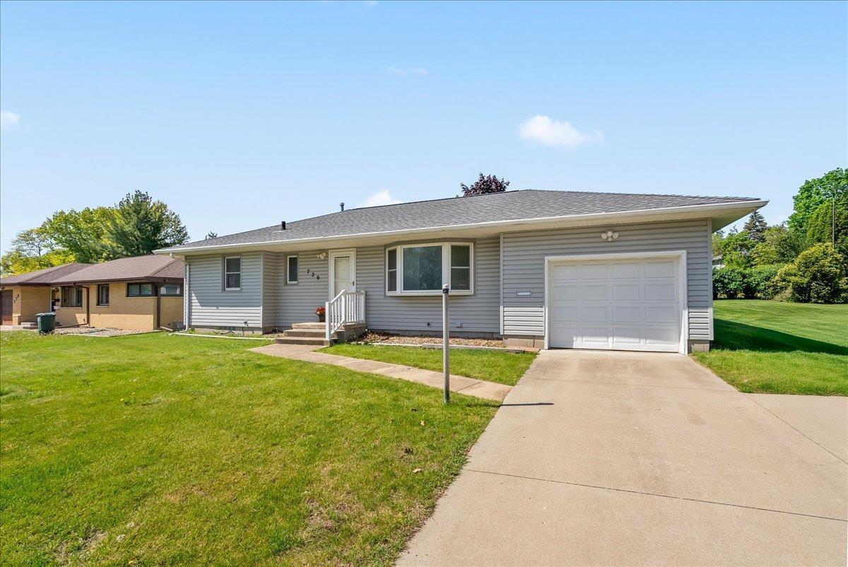 Waterloo, Iowa 50702, United States, 3 Bedrooms Bedrooms, ,1 BathroomBathrooms,Residential,Pending,128979
