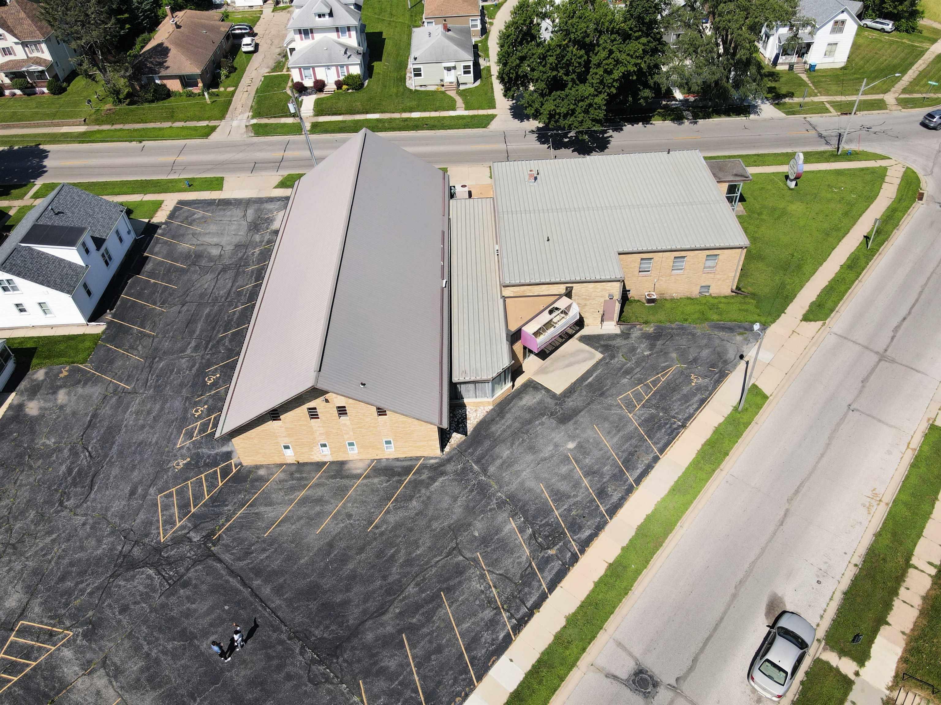 Photo 1 of 26 — 205-215 Hammond Avenue, Waterloo, IA 50702
