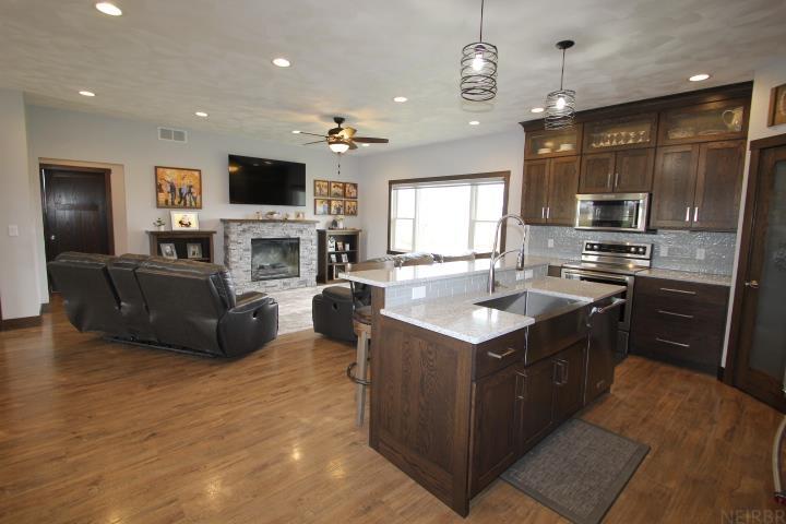 Dunkerton, Iowa 50626, United States, 4 Bedrooms Bedrooms, ,4 BathroomsBathrooms,Residential,Active,117353