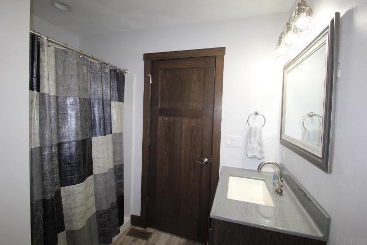 Dunkerton, Iowa 50626, United States, 4 Bedrooms Bedrooms, ,4 BathroomsBathrooms,Residential,Active,117353