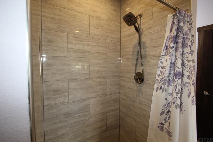 Dunkerton, Iowa 50626, United States, 4 Bedrooms Bedrooms, ,4 BathroomsBathrooms,Residential,Active,117353