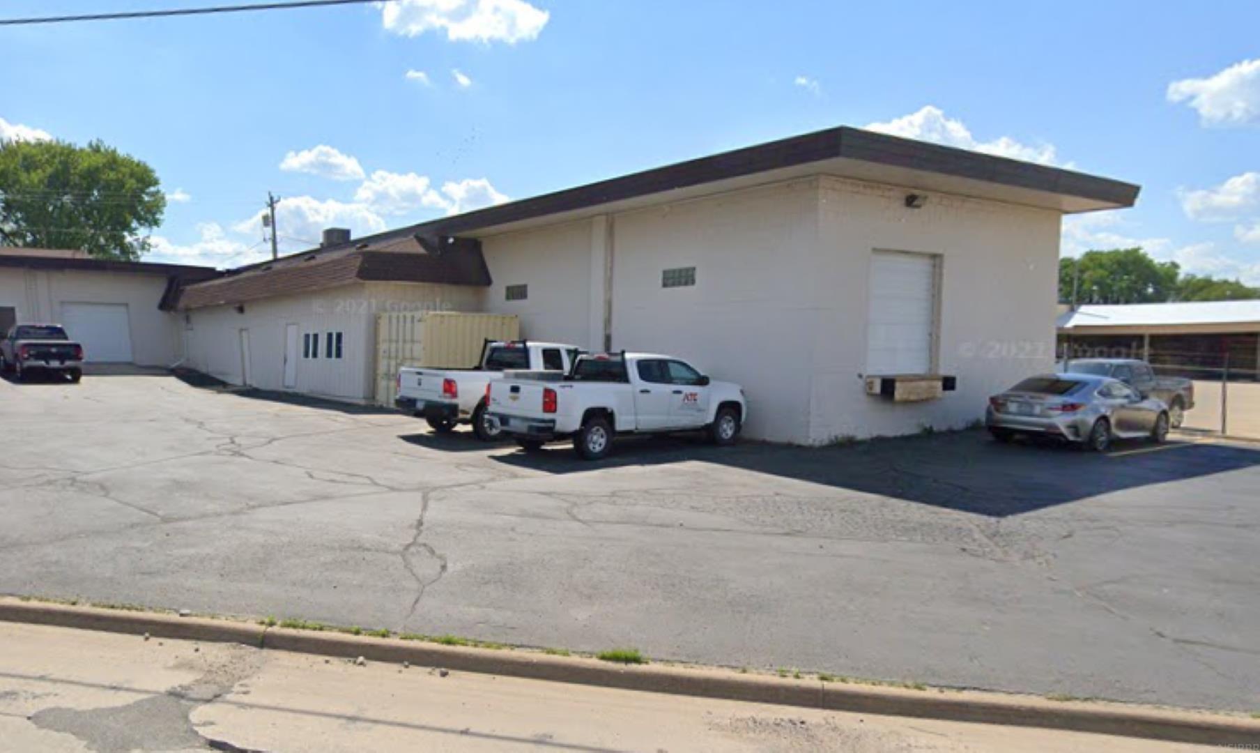 Photo 1 of 12 — 330 LaPorte Road, Waterloo, IA 50702