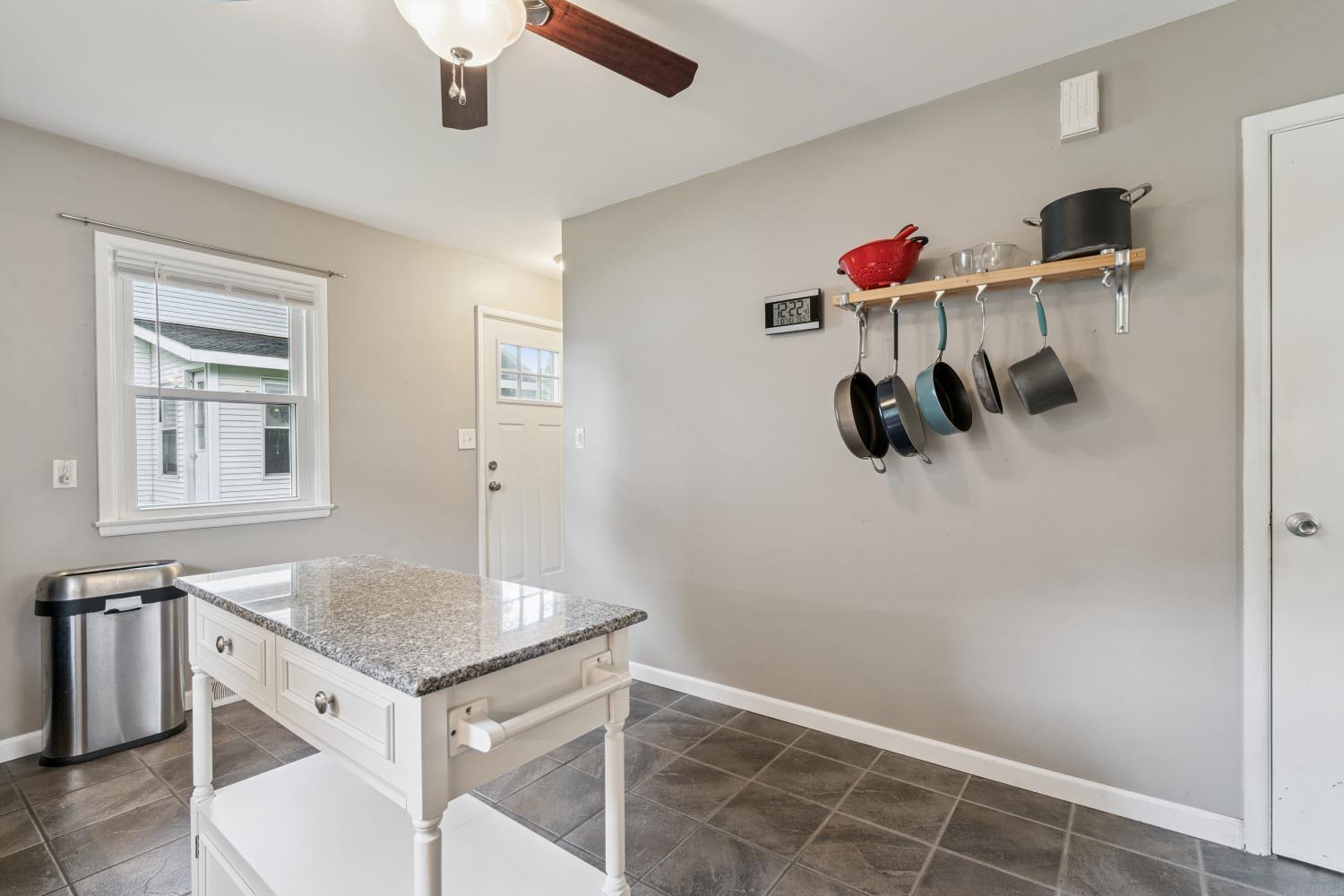 Independence, Iowa 50644, United States, 3 Bedrooms Bedrooms, ,1 BathroomBathrooms,Residential,Pending,169476