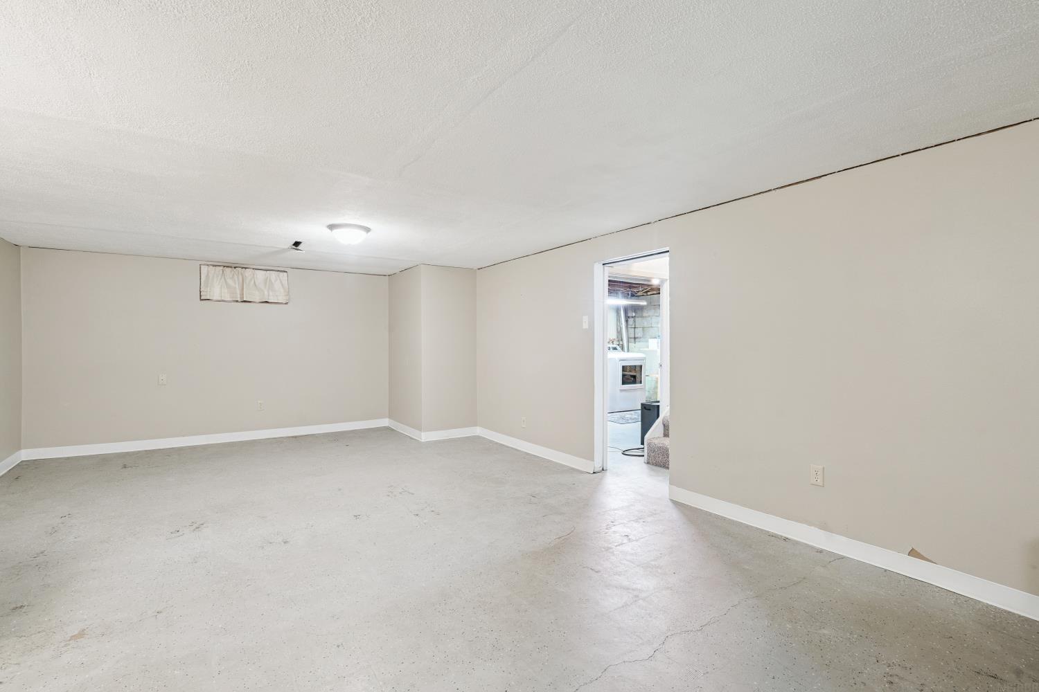 Independence, Iowa 50644, United States, 3 Bedrooms Bedrooms, ,1 BathroomBathrooms,Residential,Pending,169476